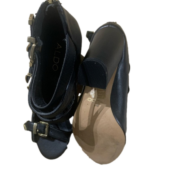 Aldo - black heels with gold buckles - size 7.5 - Picture 5 of 7